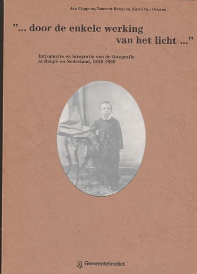 Door de enkele werking van het licht