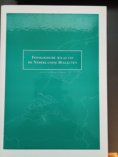 Fonologische Atlas van de Nederlandse Dialecten 4 delen in 3 banden