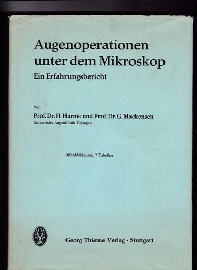 Augenoperationen unter dem Mikroskop