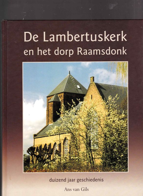 De Lambertuskerk en het dorp Raamsdonk